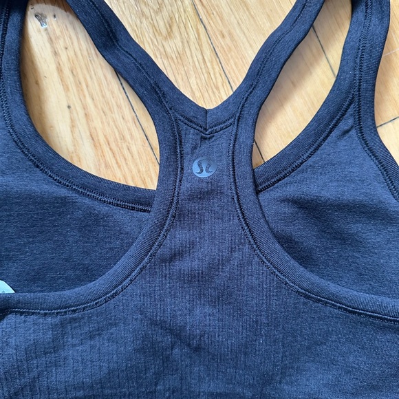 Lululemon Ebb to Street Tank Top Size 4 Black Racerback - Picture 2 of 9